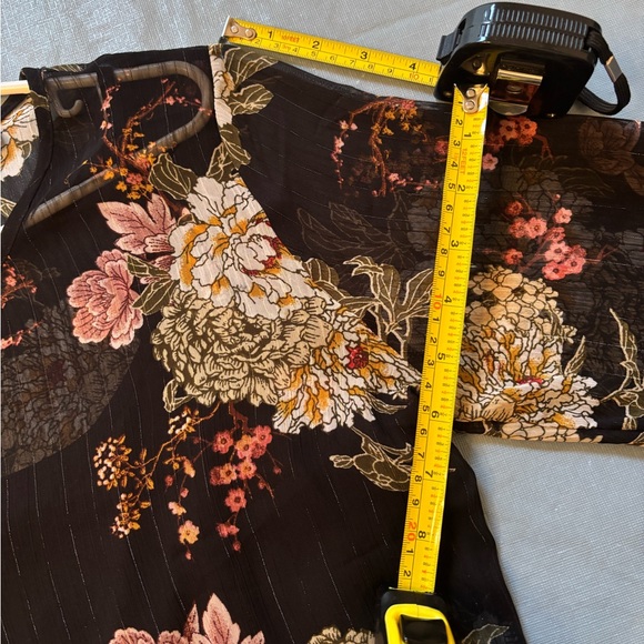 CHENAULT BLOUSE FLOWER PATTERN - Size Medium - Picture 15 of 16